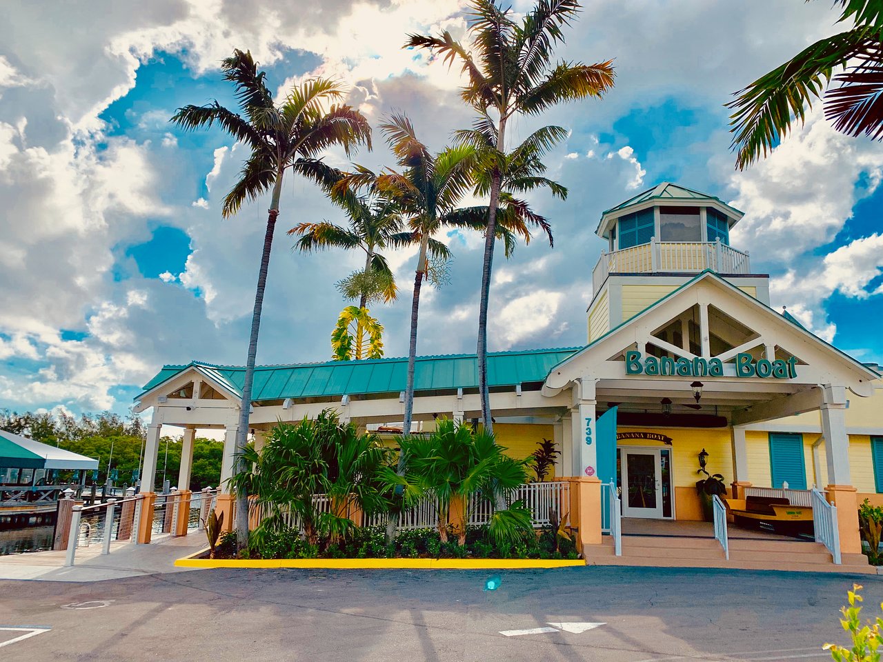 59 Shop at Banana Boat